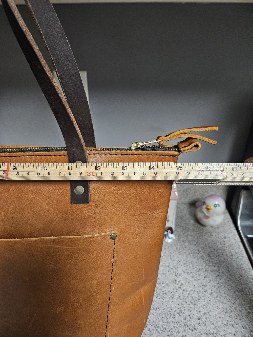 Everyday Leather Tote in Warm Tan with Dark Brown Handles Medium. - Picture 4 of 12